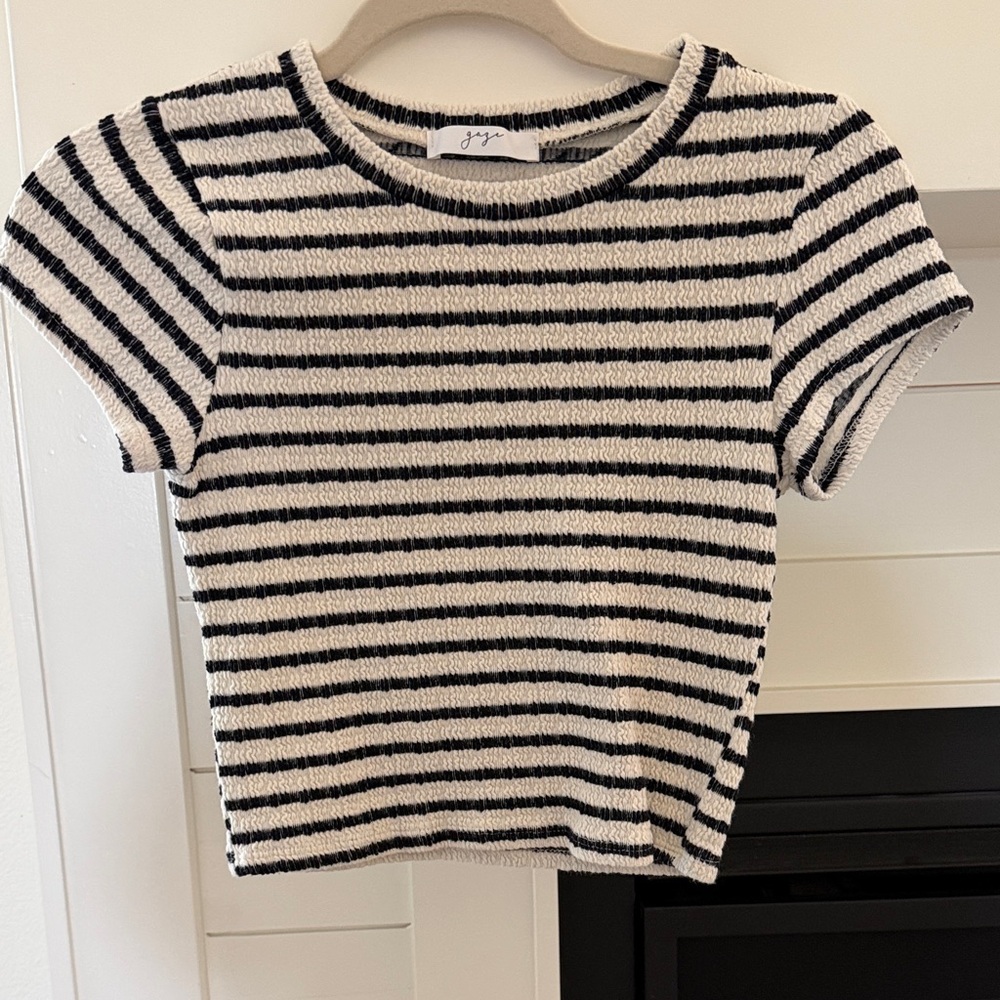Crewneck Black & Cream Striped crop tee